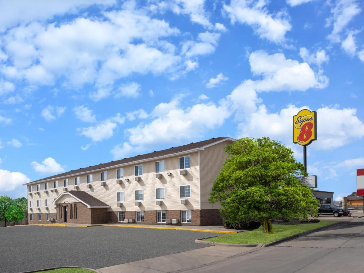 Hotel Super 8 By Wyndham Clinton Exterior foto